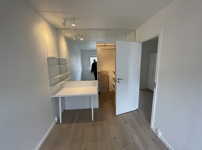 Walk-in closet